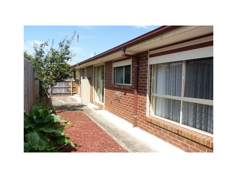 3/9 Walters Avenue, Airport West VIC 3042