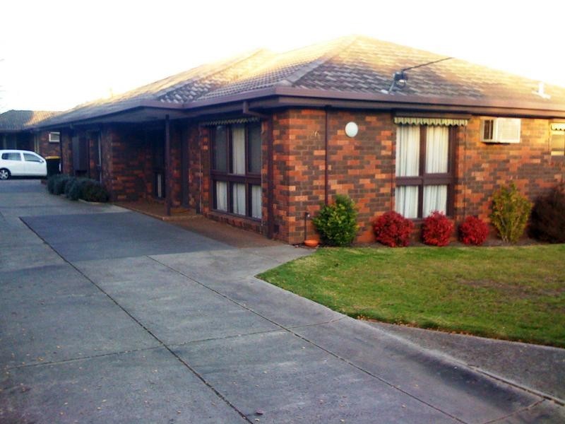 2/26 Ballater Street, Essendon VIC 3040