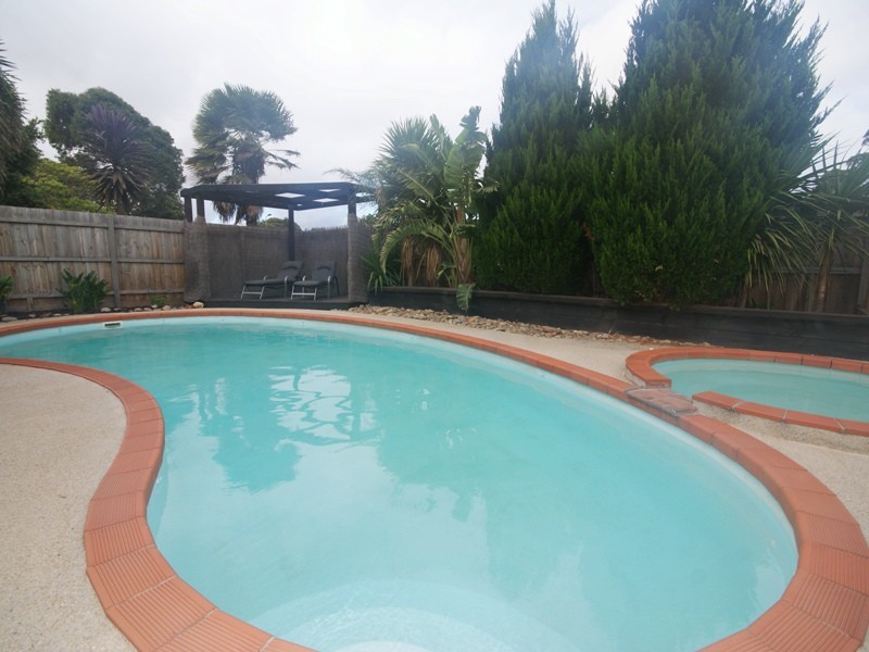Taylors Lakes VIC 3038