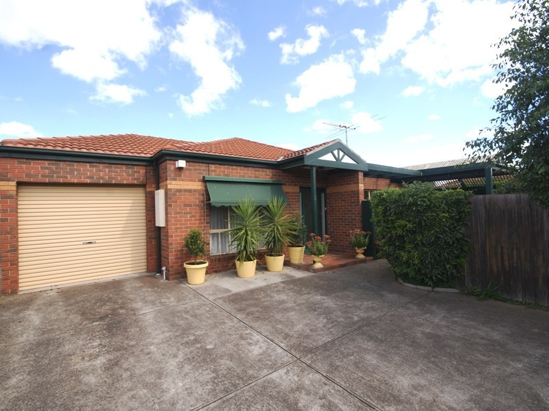 2/43 Cameron Street, Airport West VIC 3042