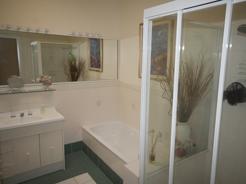 2/43 Cameron Street, Airport West VIC 3042