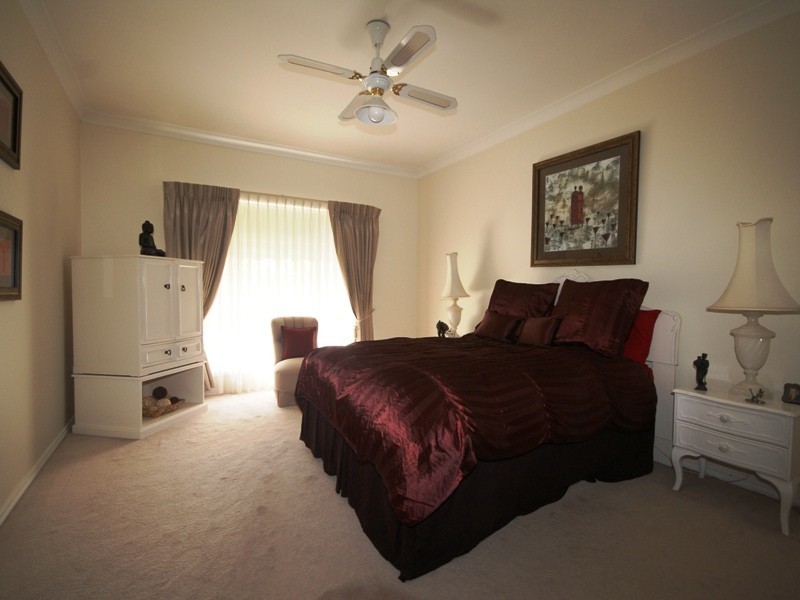 2/43 Cameron Street, Airport West VIC 3042