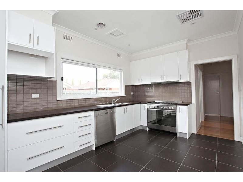 2 Olive Grove, Pascoe Vale VIC 3044