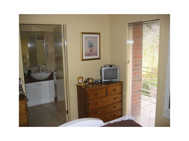 2/660 Old Calder Highway, Keilor VIC 3036