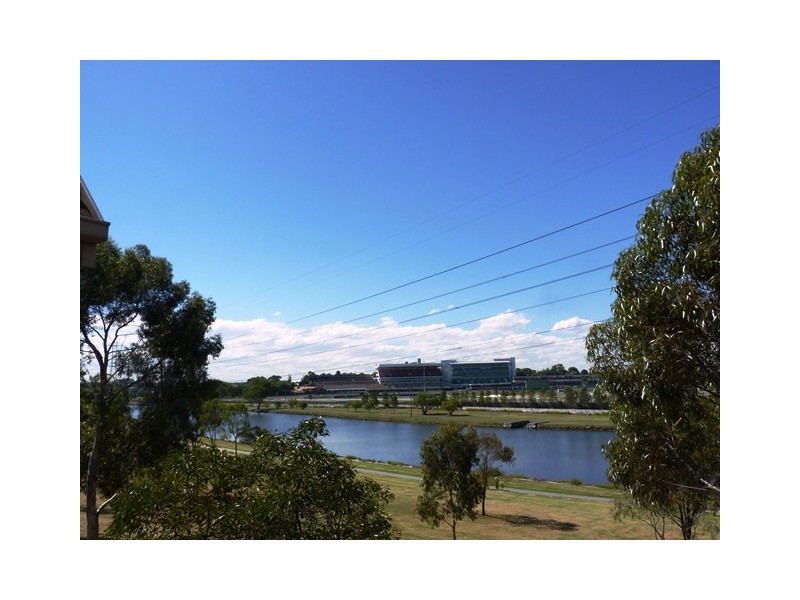 13/2 Ballarat Road, Footscray VIC 3011