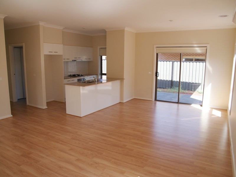 27 Midland Way, Craigieburn VIC 3064