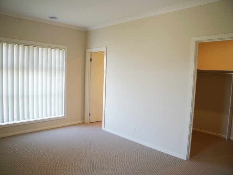 27 Midland Way, Craigieburn VIC 3064