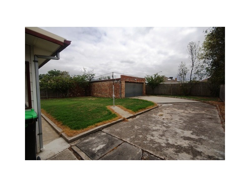 18 Peters Street, Airport West VIC 3042
