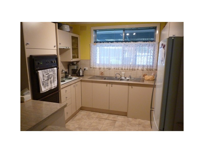 15 White Street, Avondale Heights VIC 3034