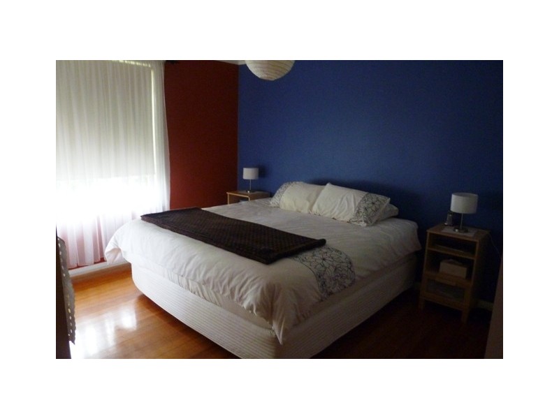 15 White Street, Avondale Heights VIC 3034