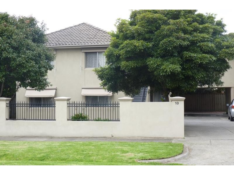 4/10 Loeman Street, Essendon VIC 3040