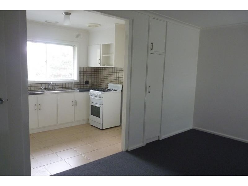 4/10 Loeman Street, Essendon VIC 3040