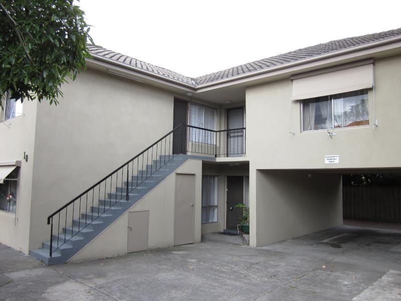 4/10 Loeman Street, Essendon VIC 3040