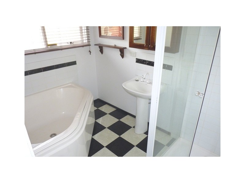 31 Hopkins Avenue, Keilor VIC 3036