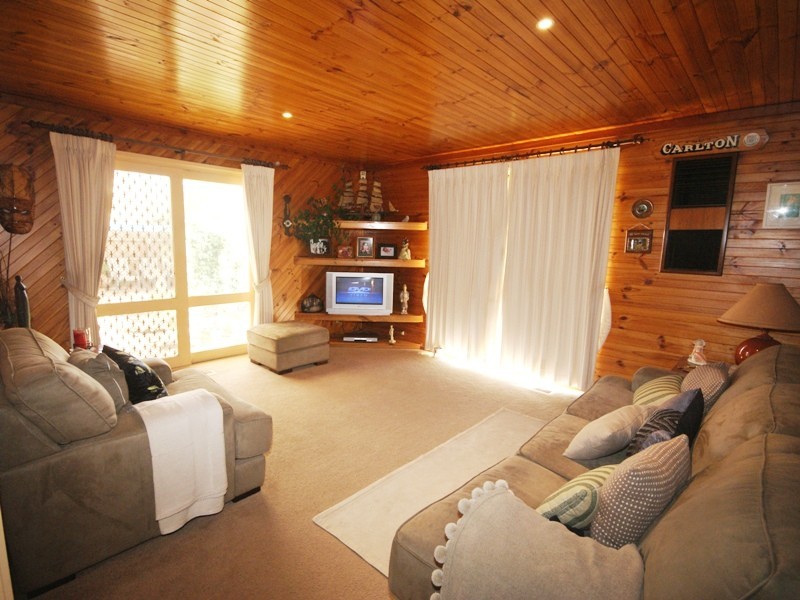 21 Koroit Place, Taylors Lakes VIC 3038