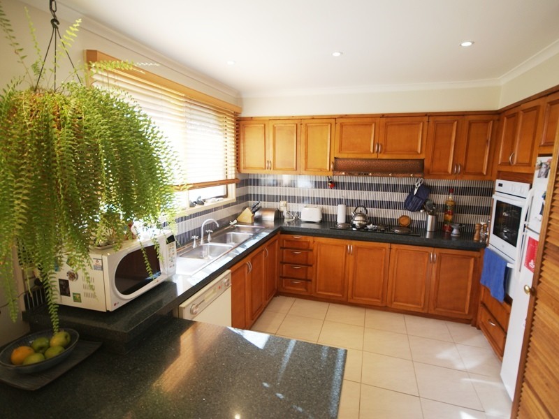 21 Koroit Place, Taylors Lakes VIC 3038