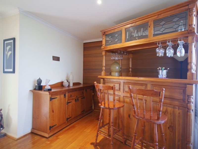 21 Koroit Place, Taylors Lakes VIC 3038