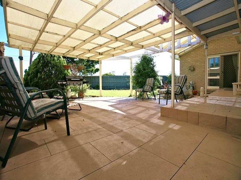 21 Koroit Place, Taylors Lakes VIC 3038