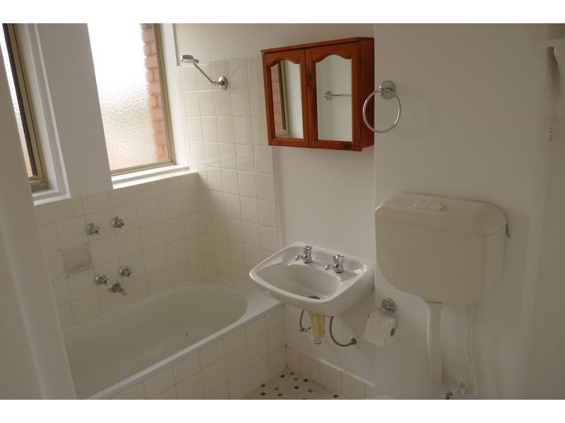 9/84 Dover Street, Flemington VIC 3031