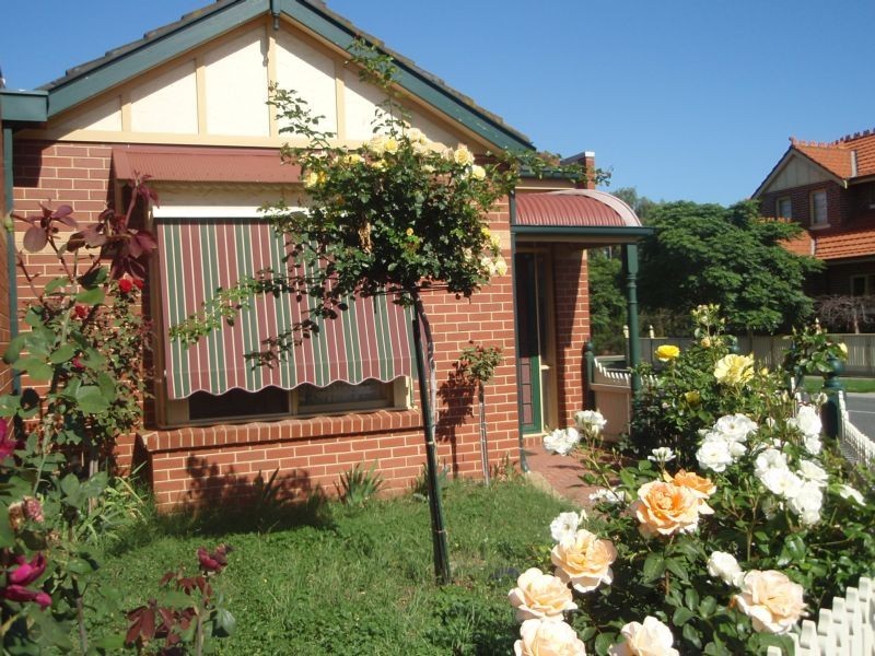 10 Parkside Boulevard, Pascoe Vale South VIC 3044