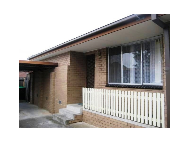 2/22 Windsor Avenue, Strathmore VIC 3041