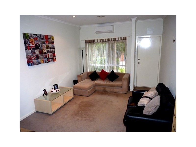 15 Seggan Circle, Gowanbrae VIC 3043