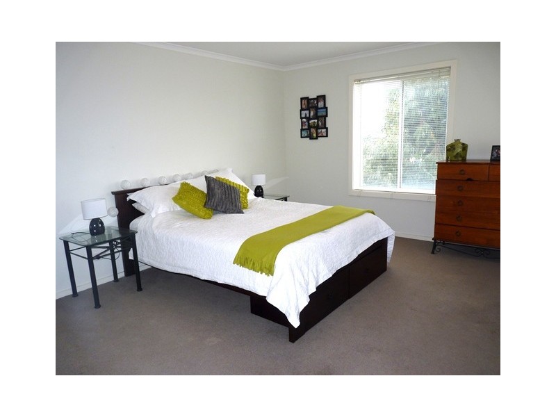 15 Seggan Circle, Gowanbrae VIC 3043