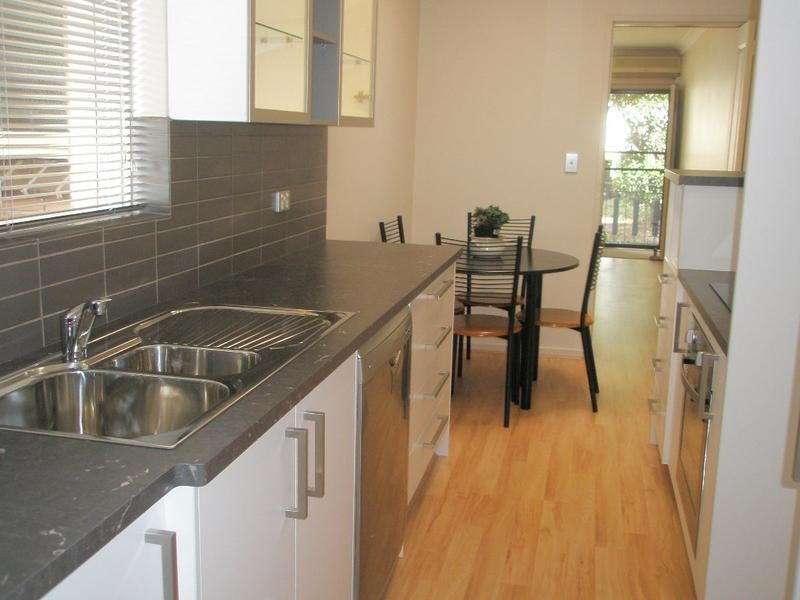 4/14 Moushall Avenue, Niddrie VIC 3042