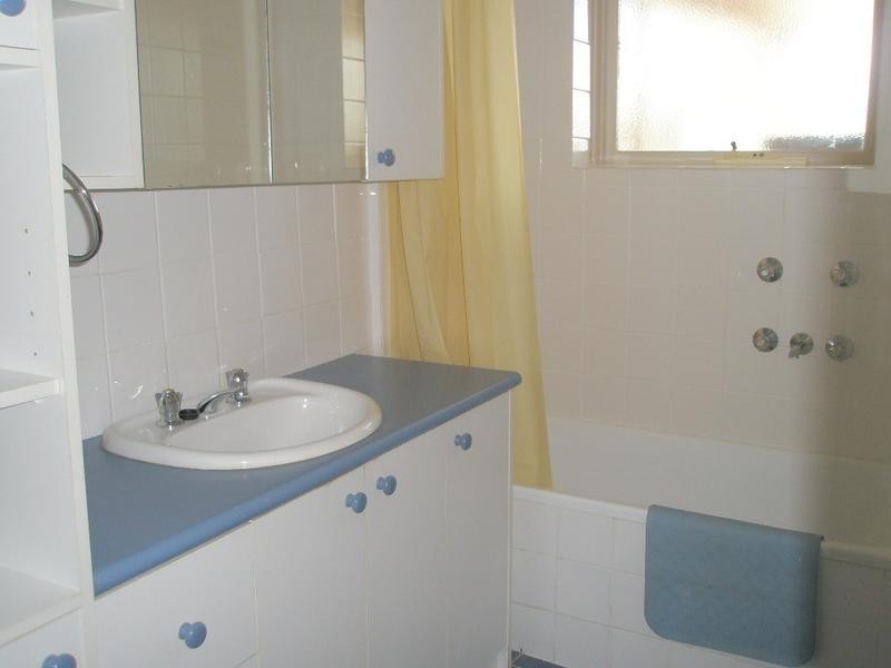 4/14 Moushall Avenue, Niddrie VIC 3042