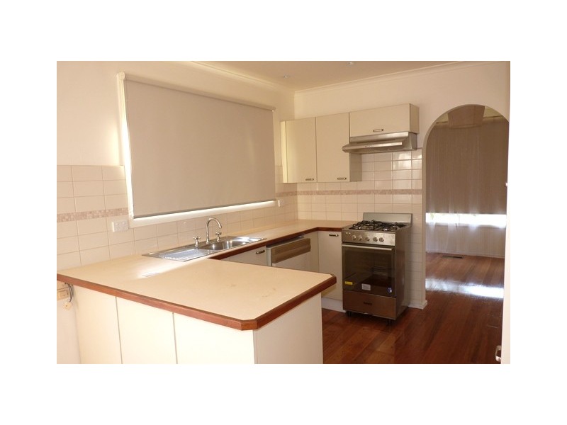 24 Burnleigh Drive, Gladstone Park VIC 3043