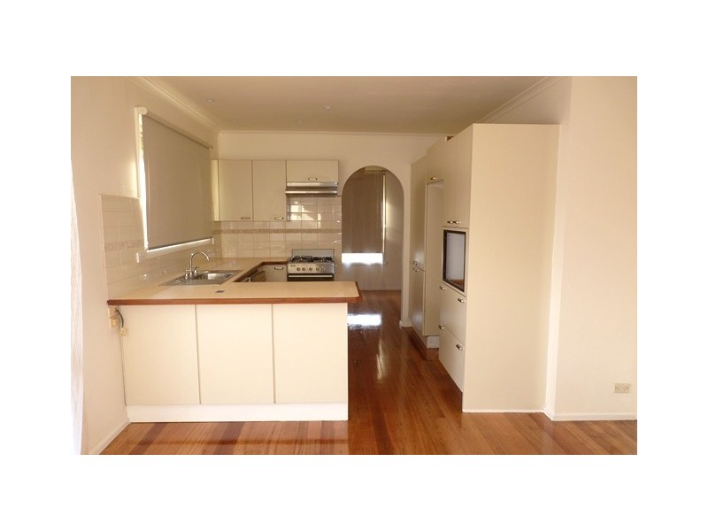 24 Burnleigh Drive, Gladstone Park VIC 3043
