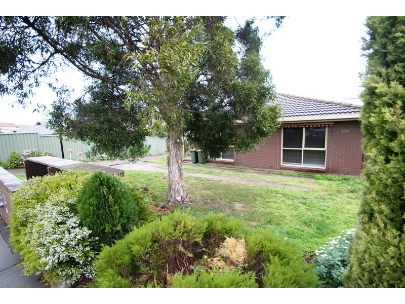 8/13 Royal Avenue, Essendon VIC 3040