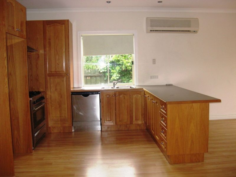 2/33 Cuthbert Street, Niddrie VIC 3042