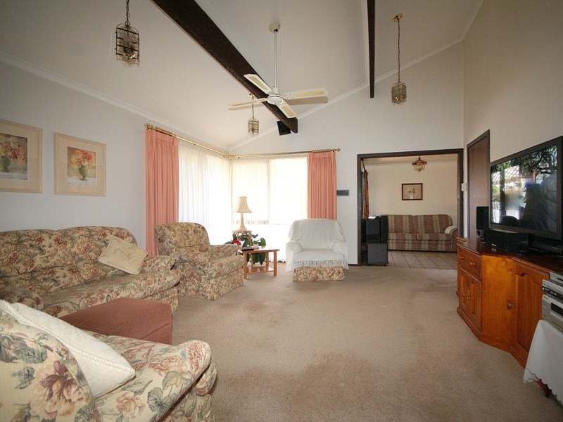 Taylors Lakes VIC 3038