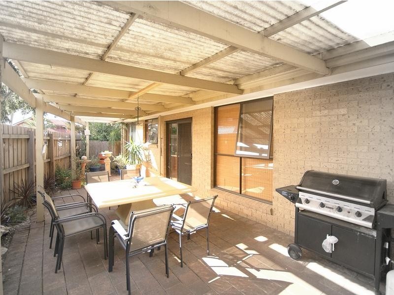 Taylors Lakes VIC 3038