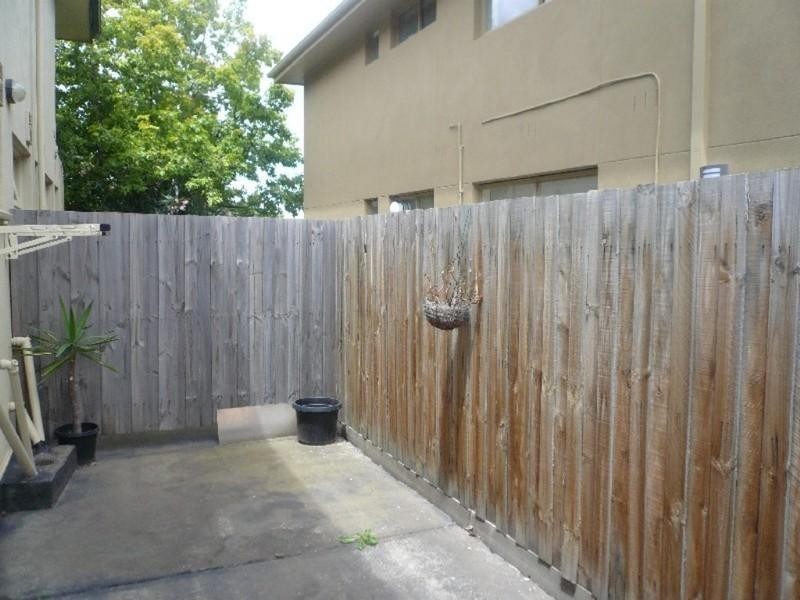 2/244 Gordon Street, Footscray VIC 3011