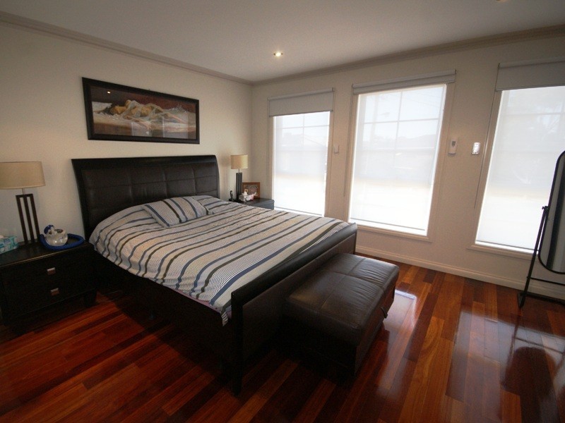 15 Glenview Court, Avondale Heights VIC 3034