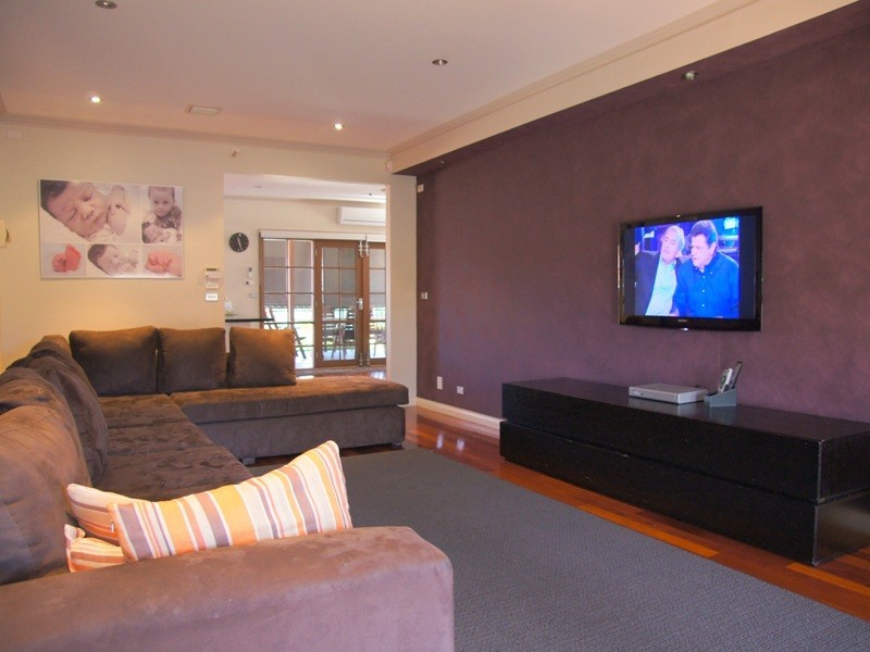 15 Glenview Court, Avondale Heights VIC 3034