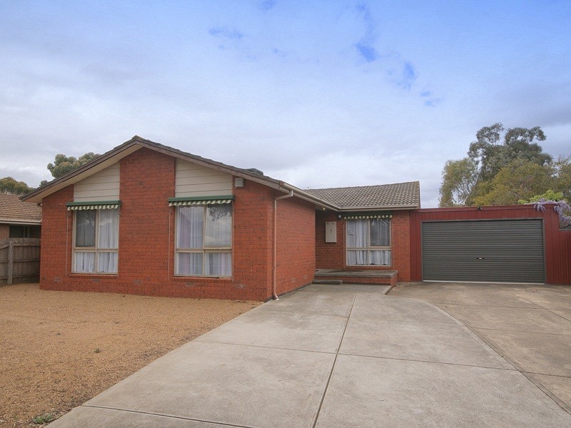 7 Rethal Close, Keilor Downs VIC 3038