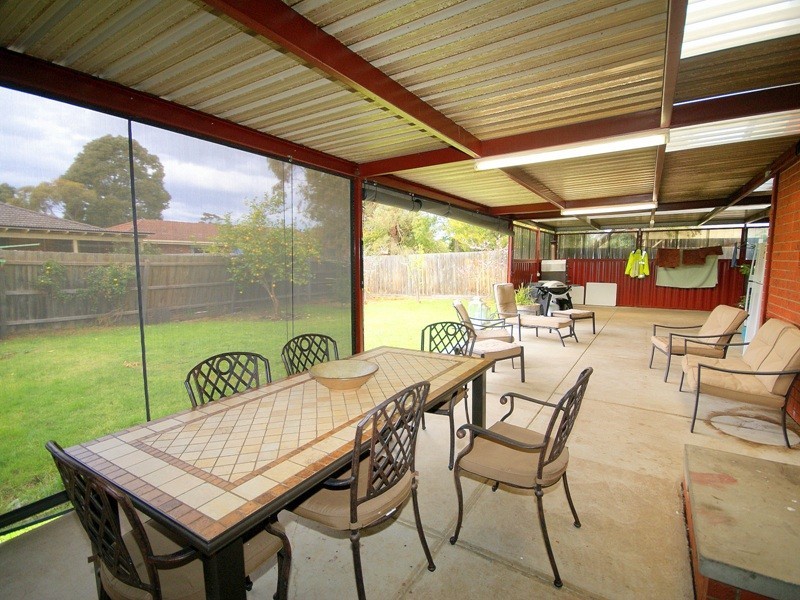 7 Rethal Close, Keilor Downs VIC 3038