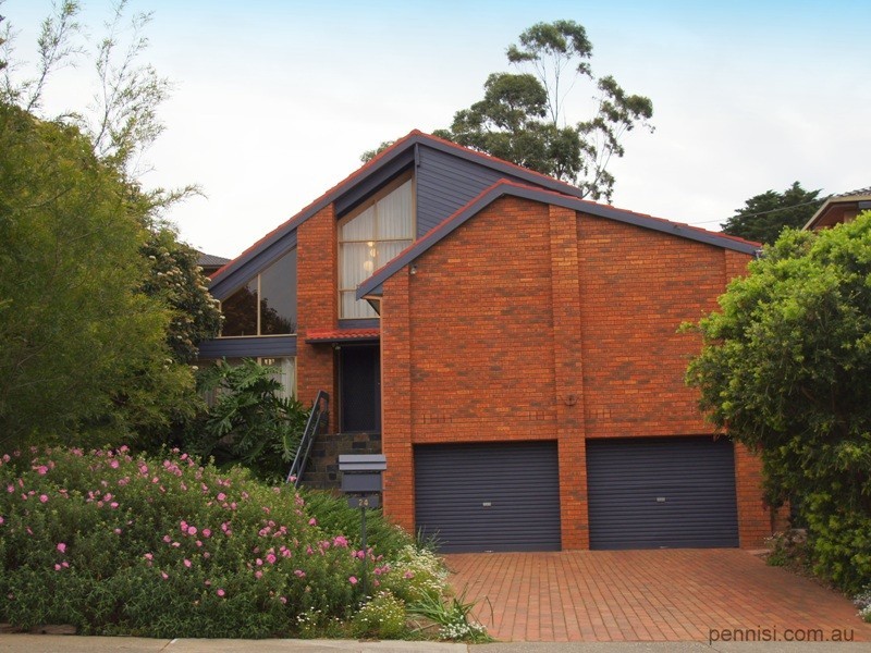 24 Surrey Drive, Keilor East VIC 3033