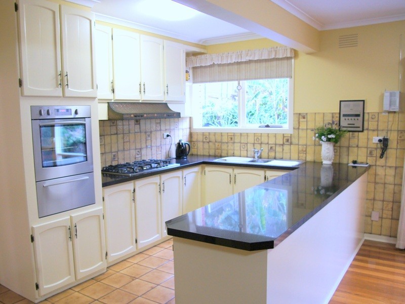 24 Surrey Drive, Keilor East VIC 3033