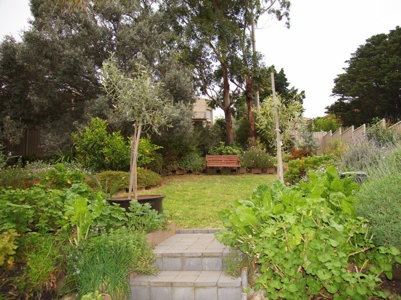 24 Surrey Drive, Keilor East VIC 3033