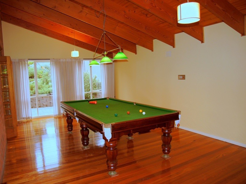 24 Surrey Drive, Keilor East VIC 3033