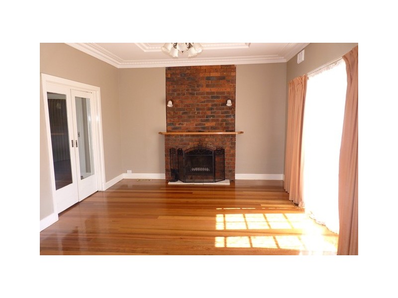 2 Tadstan Drive, Tullamarine VIC 3043