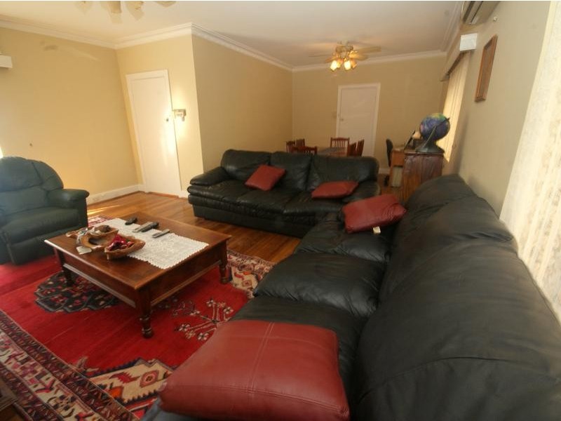 59 Hillsyde Parade, Strathmore VIC 3041