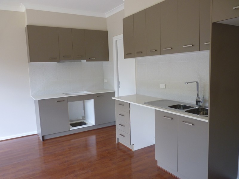 2/11 Sadie Street, Glenroy VIC 3046