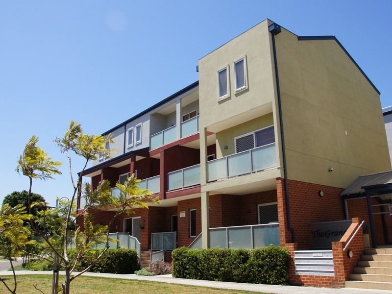 9/2 Newmarket Way, Flemington VIC 3031