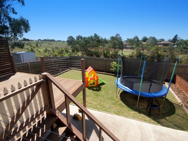 5 Abercairn Court, Deer Park VIC 3023