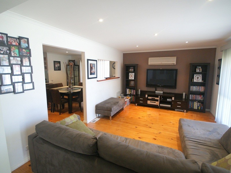 5 Abercairn Court, Deer Park VIC 3023